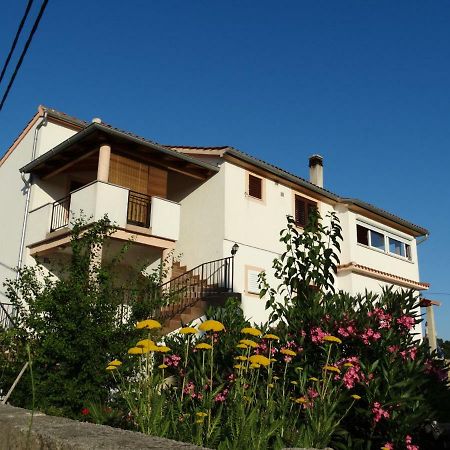 Apartman Petra Vrh  エクステリア 写真