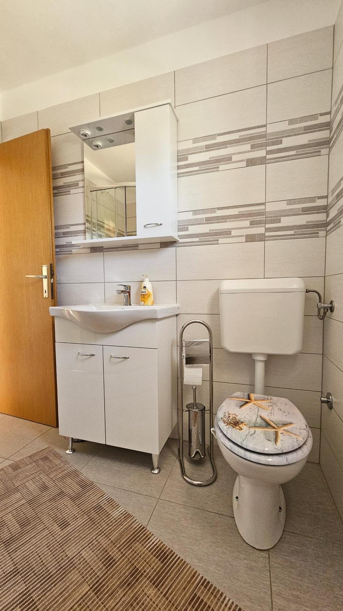 Apartman Petra Vrh  エクステリア 写真