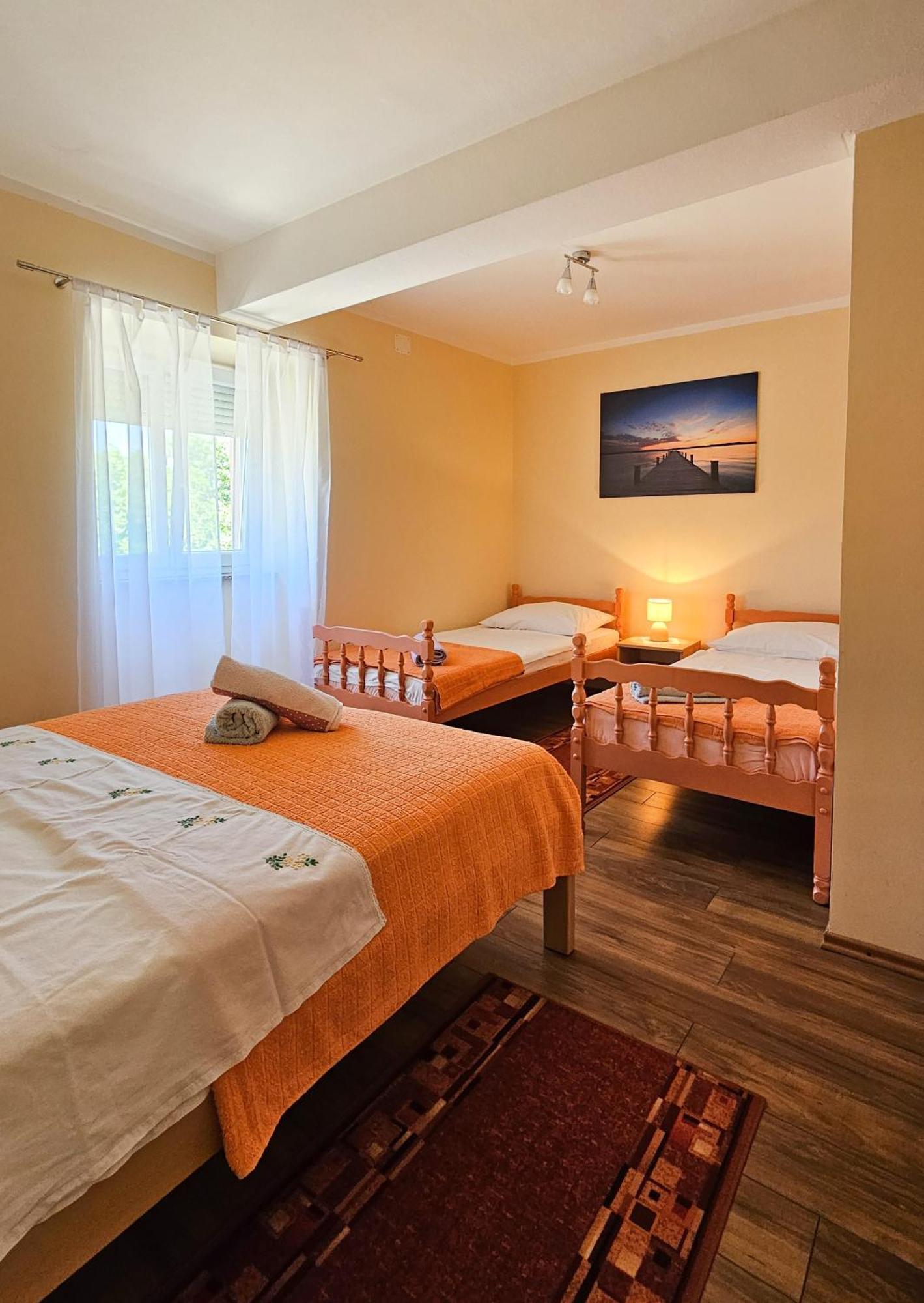 Apartman Petra Vrh  エクステリア 写真