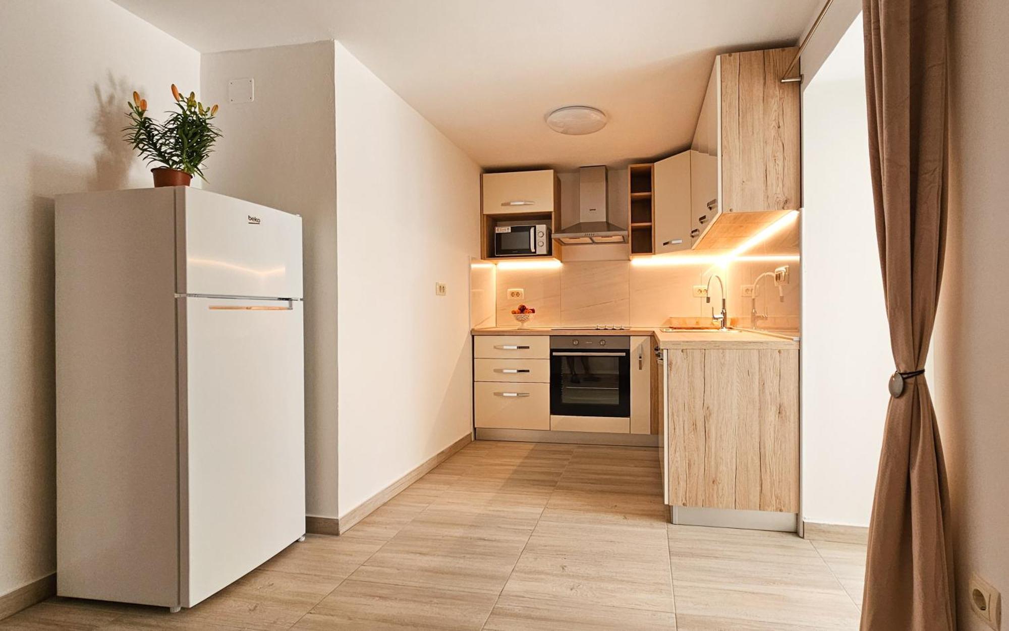 Apartman Petra Vrh  エクステリア 写真
