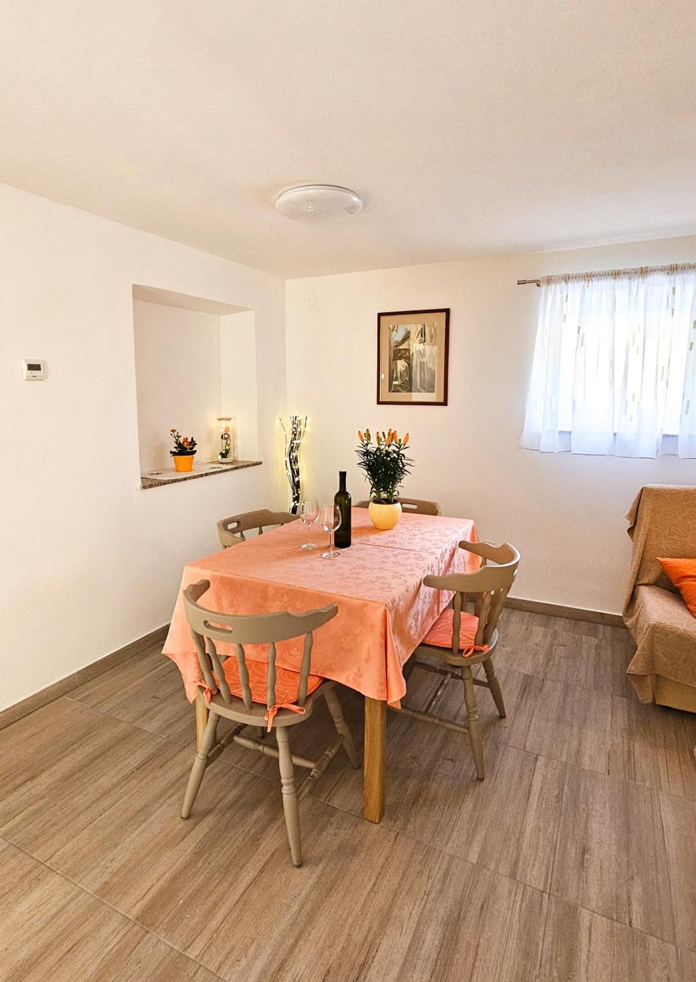 Apartman Petra Vrh  エクステリア 写真